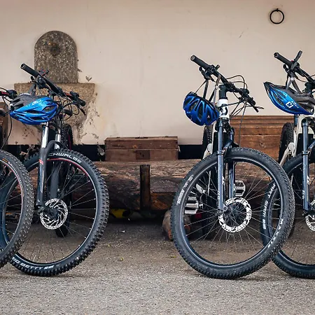 Hostal Del Quadrifoglio Ameno