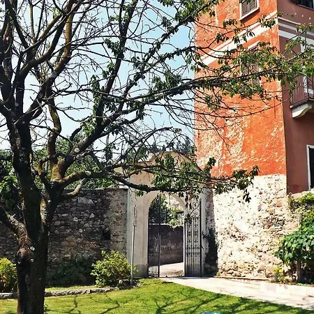 Hostel Del Quadrifoglio Ameno