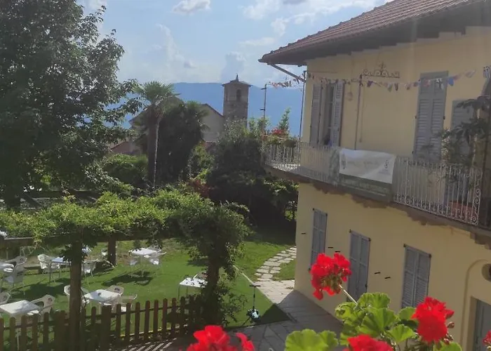 Hostel Del Quadrifoglio Ameno